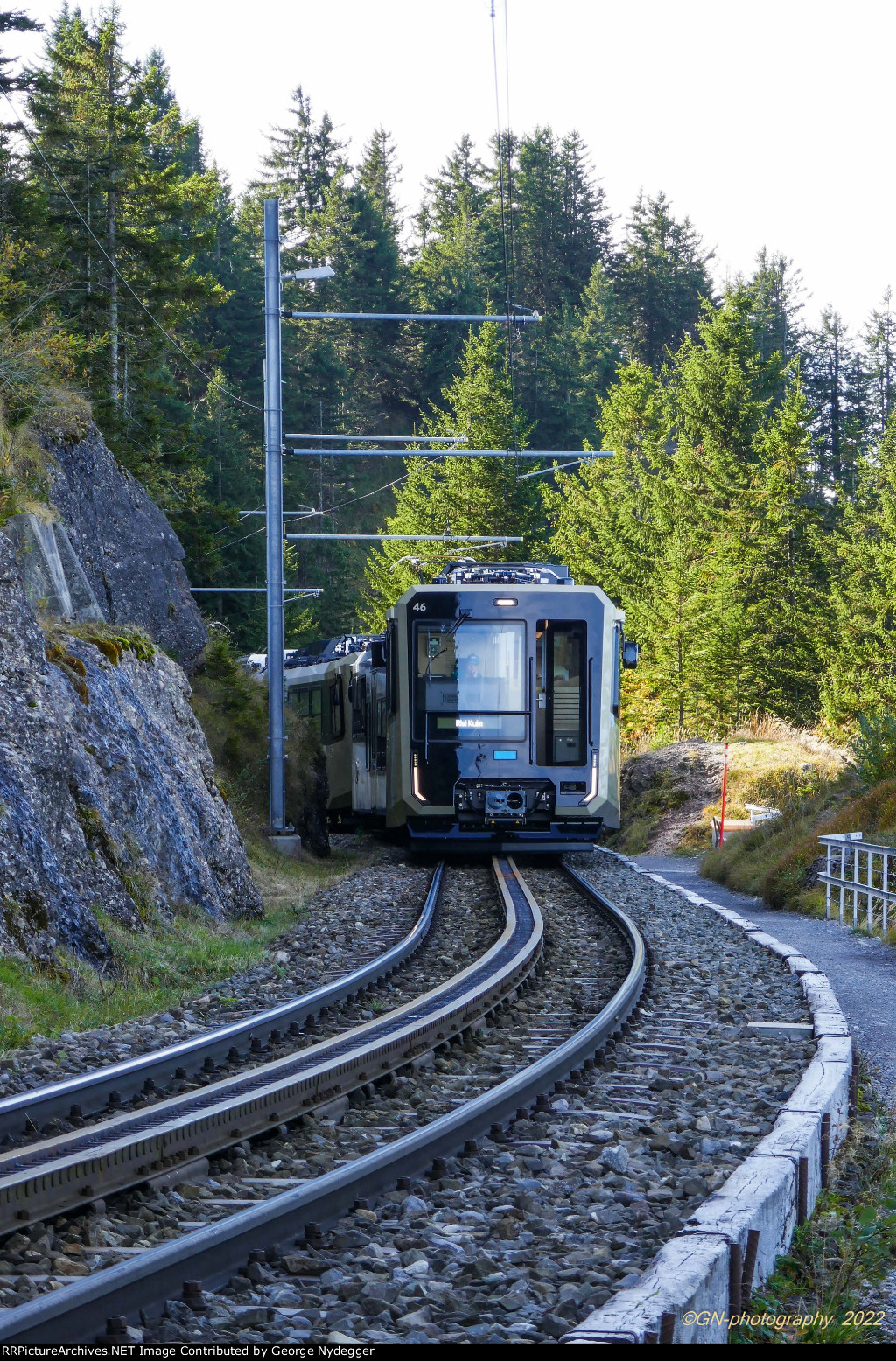 Train 46 approaching the station at Rigi - Staffel.